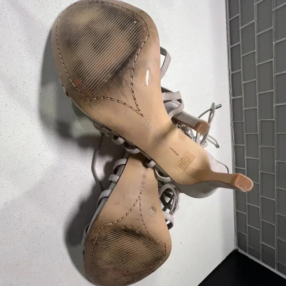 Gianni Bini Tan suede tie-up 4” Heels size 10, gently worn - Picture 10 of 10